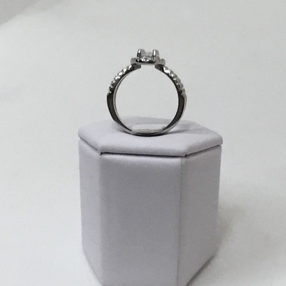 Sale $18 Firm! 925 Sterling Silver Cz Ring - Picture 13 of 17